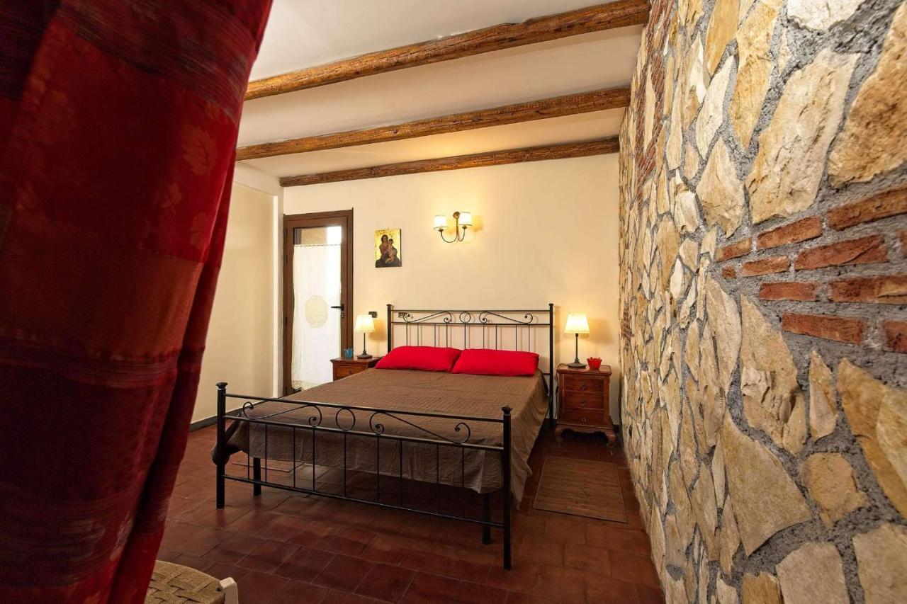Horse House Apartment Ragalna Ngoại thất bức ảnh